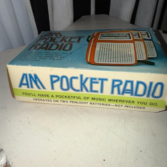 TESTED Vintage AM Transistor Solid State Handheld Radio Blue WORKING Clean - Picture 11 of 13